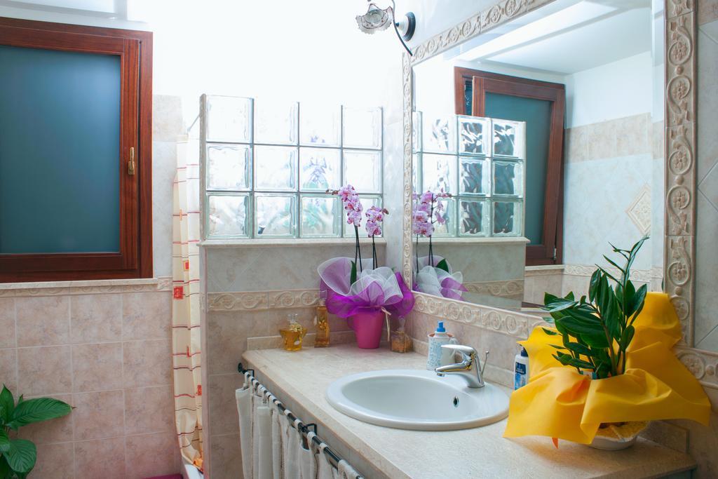 Il Vecchioliveto Di Ornella Bed and Breakfast Marrùbiu Δωμάτιο φωτογραφία