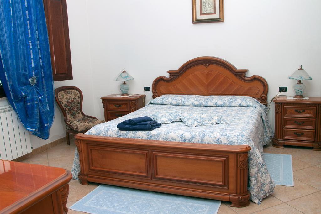 Il Vecchioliveto Di Ornella Bed and Breakfast Marrùbiu Δωμάτιο φωτογραφία