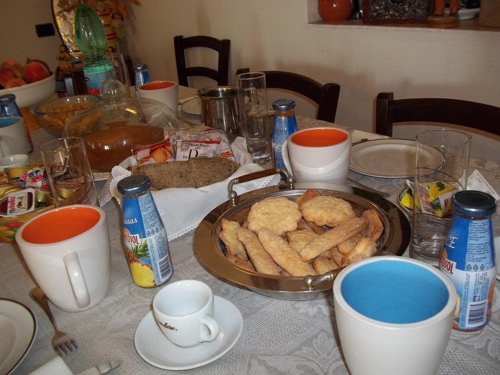 Il Vecchioliveto Di Ornella Bed and Breakfast Marrùbiu Δωμάτιο φωτογραφία